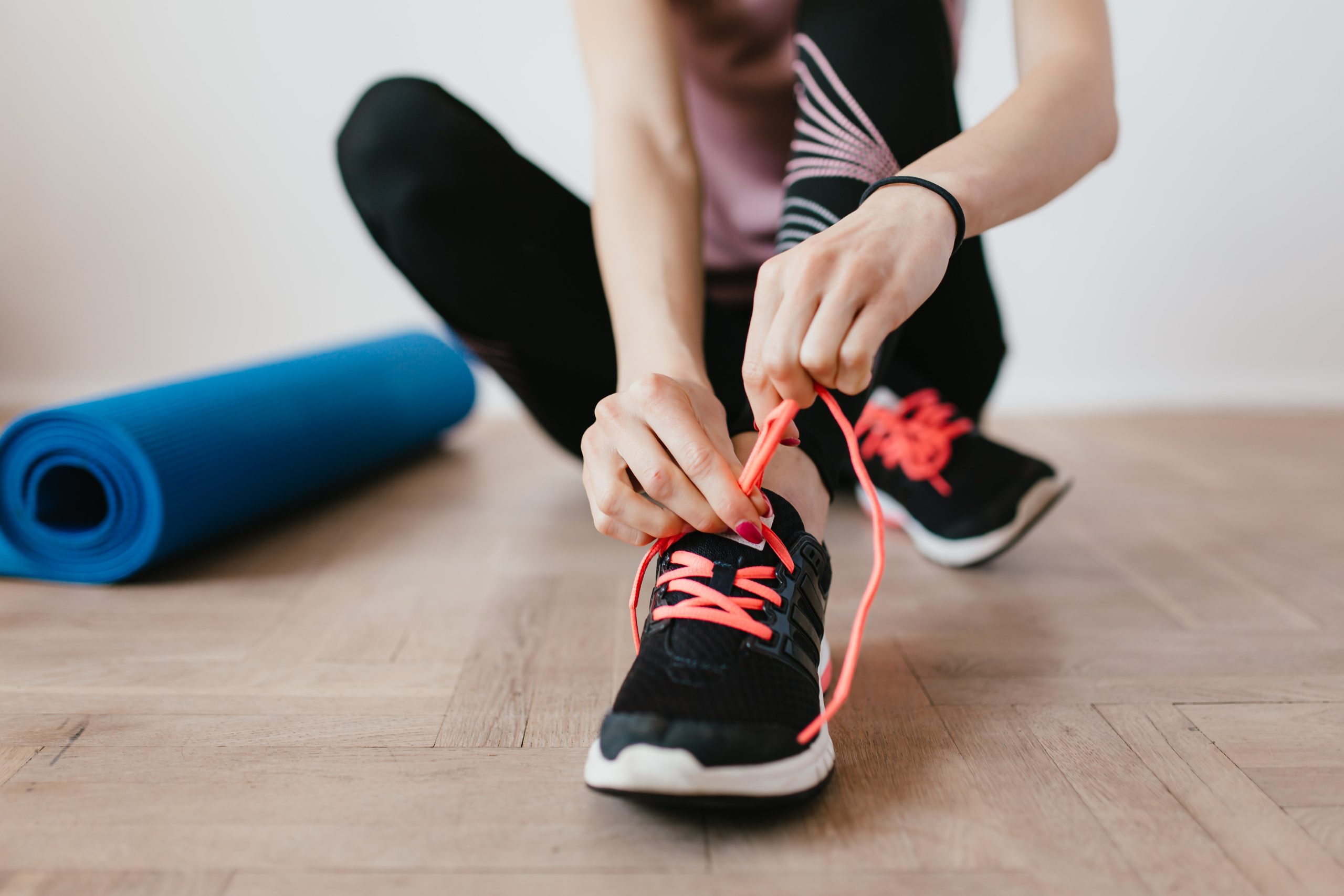 Buty na siłownię damskie – jak wybrać odpowiednie obuwie do treningu?
