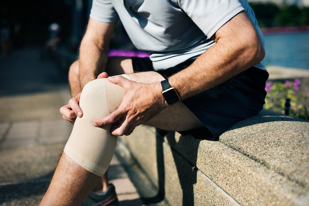 Kiedy warto rozważyć osteotomię podkolanową jako metodę leczenia urazów sportowych?